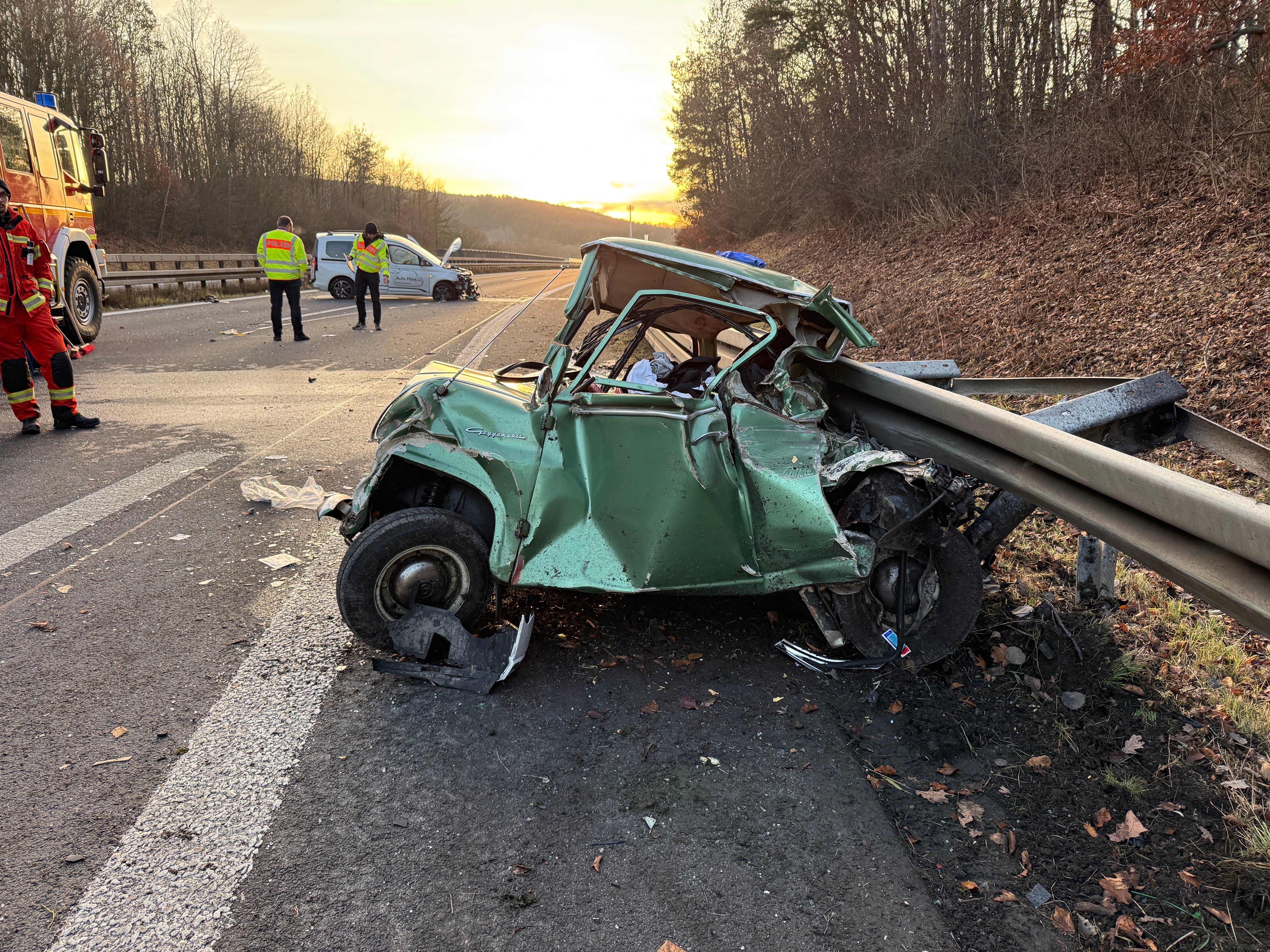 Goggomobil nach einem Unfall auf der A73 in Oberfranken