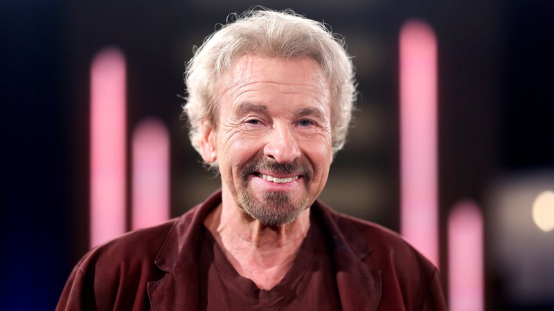 Porträt des TV-Entertainers | Bild: picture alliance / Panama Pictures | Christoph Hardt Porträt des TV-Entertainers