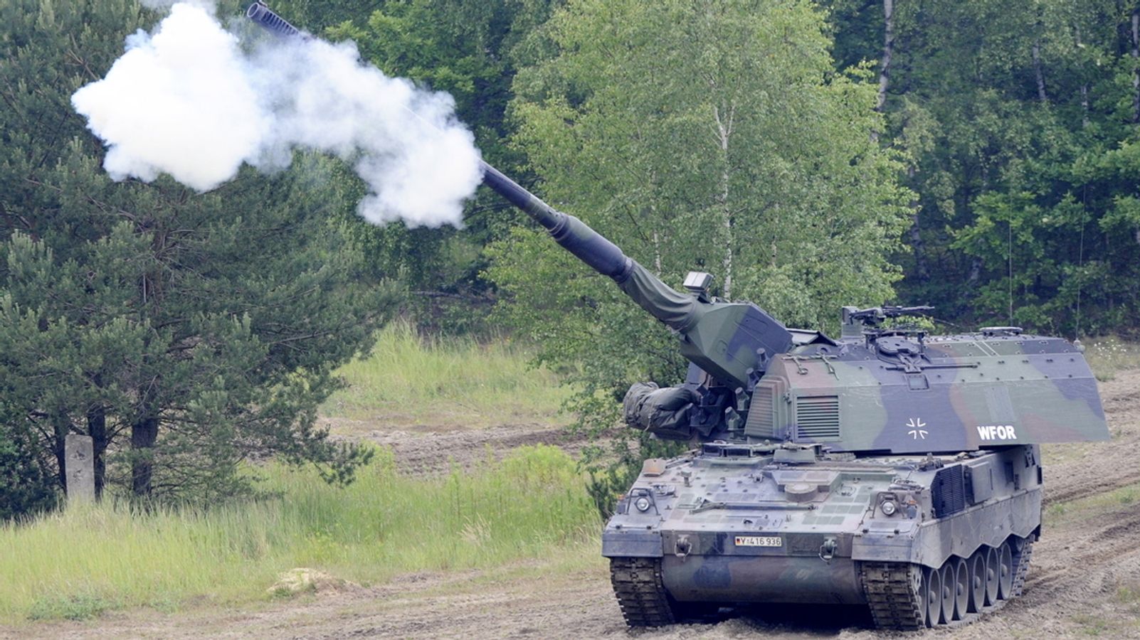 Ukraine darf 100 deutsche Panzerhaubitzen kaufen | BR24