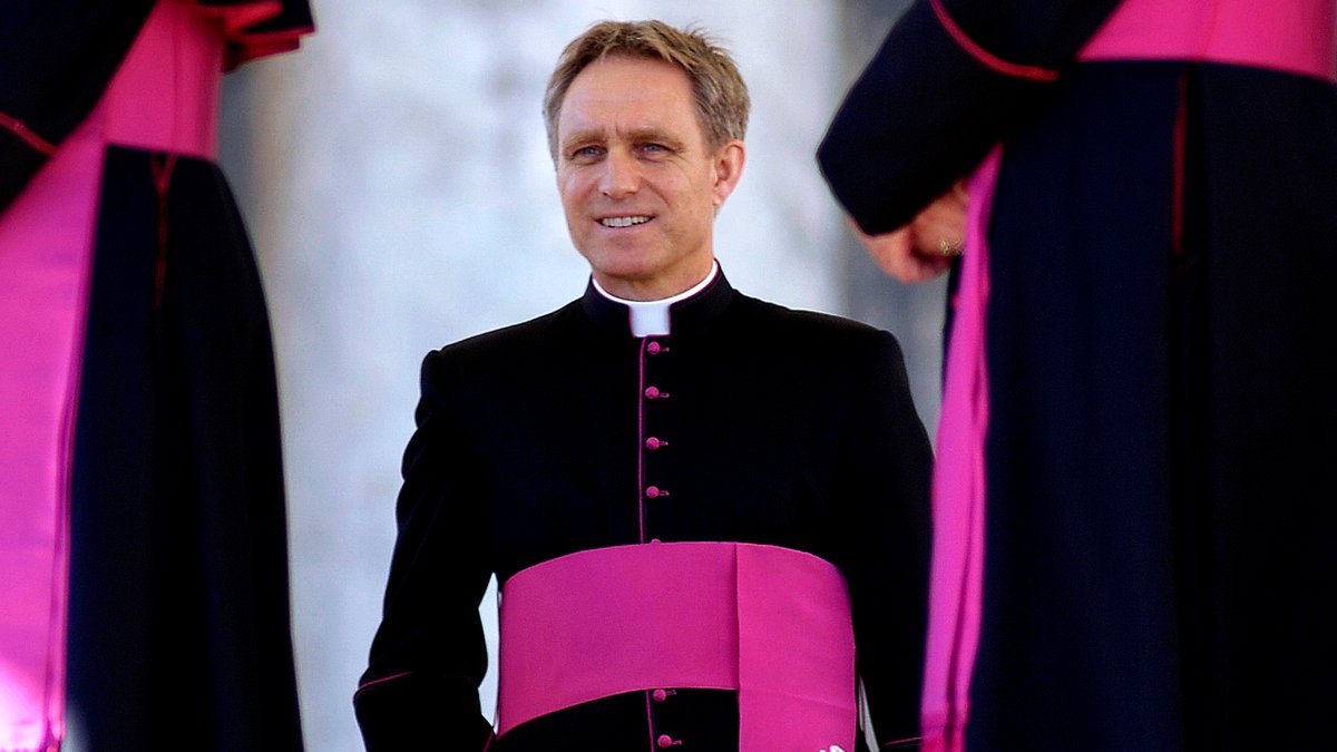 Erzbischof Gänswein zieht ins Freiburger Priesterseminar 