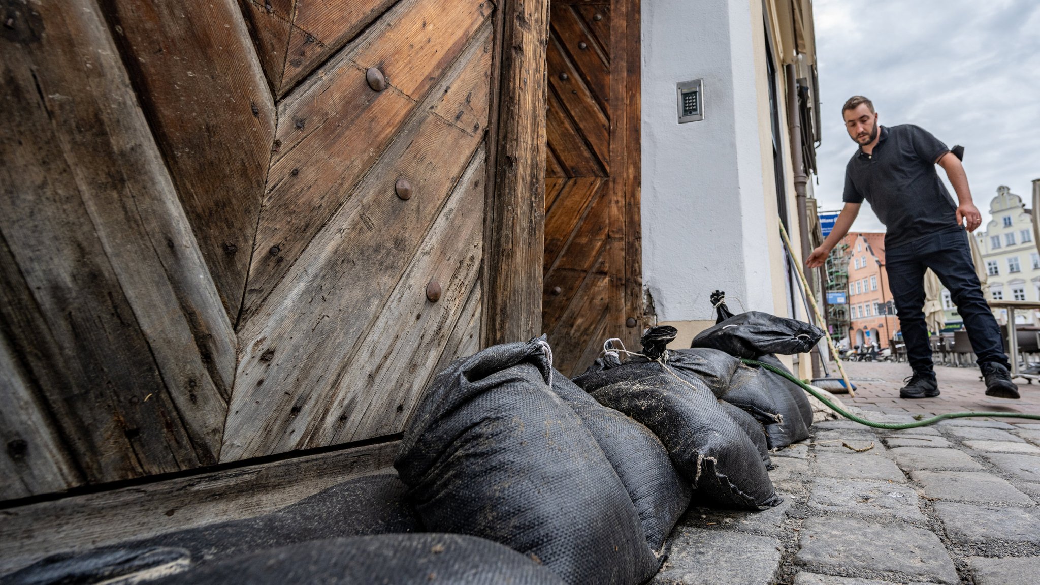 Aufräumarbeiten nach dem Unwetter in Landshut Ende Juni 2021