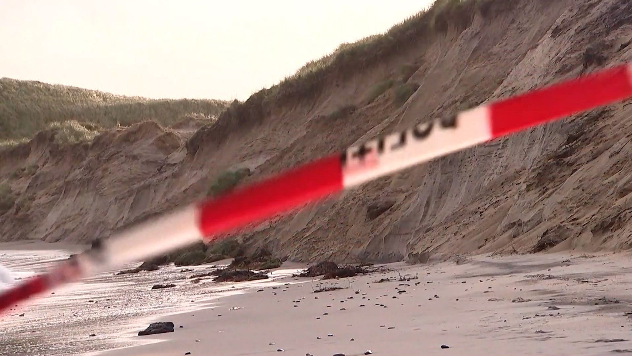 Dänemark: Zwei Jungen nach Erdrutsch am Strand verstorben