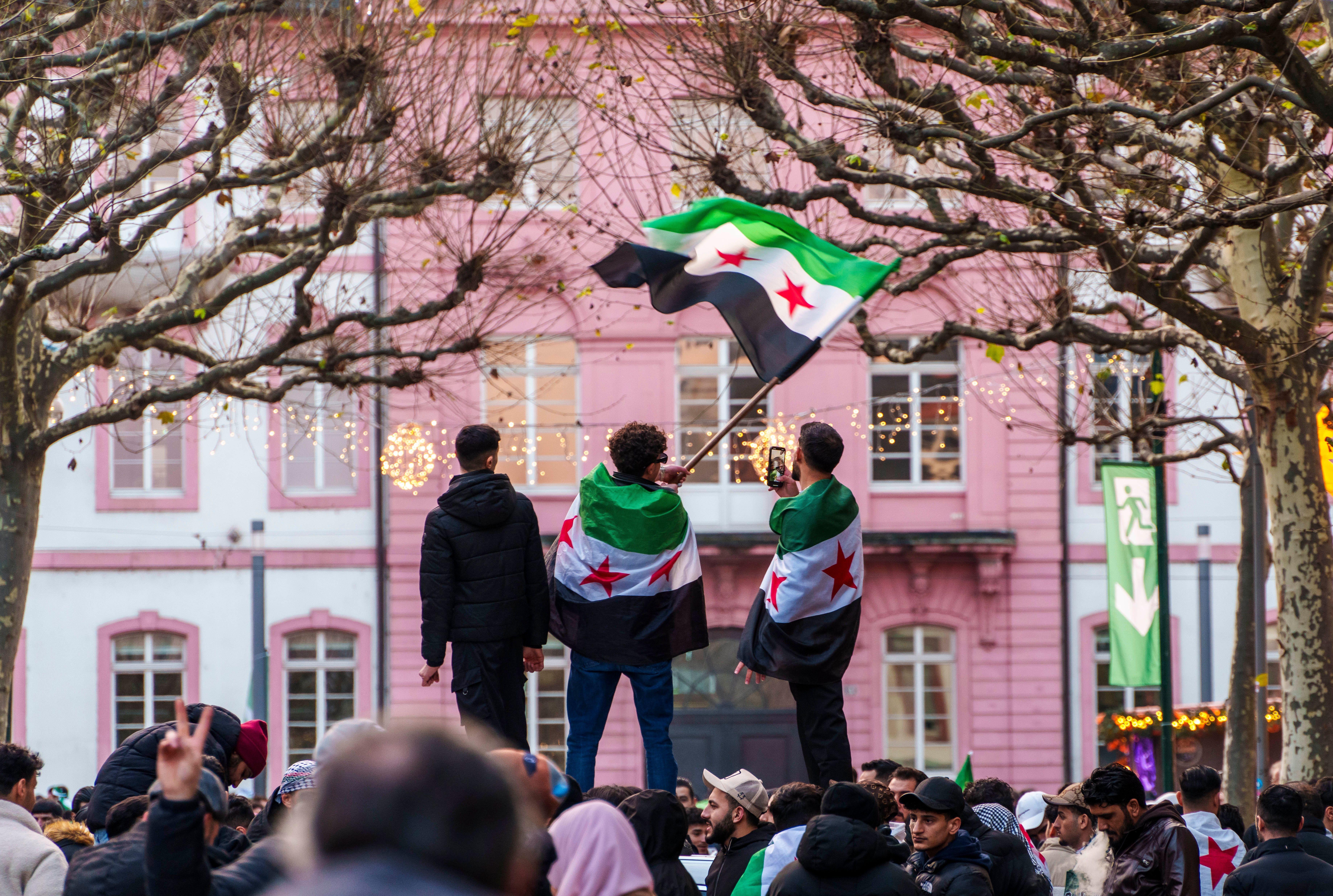 Symbolbild: Exil-Syrer feiern in Mainz das Ende des Assad-Regimes