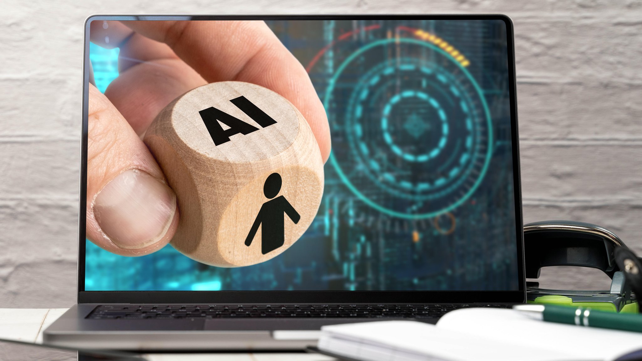 Zeitgewinn oder Effizienzdruck? So verändert KI unsere Arbeit  