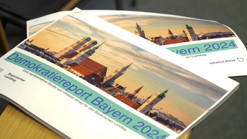 Fast alle Menschen in Bayern sind von der Demokratie als Staatsform überzeugt. | Bild: BR24 Fast alle Menschen in Bayern sind von der Demokratie als Staatsform überzeugt.