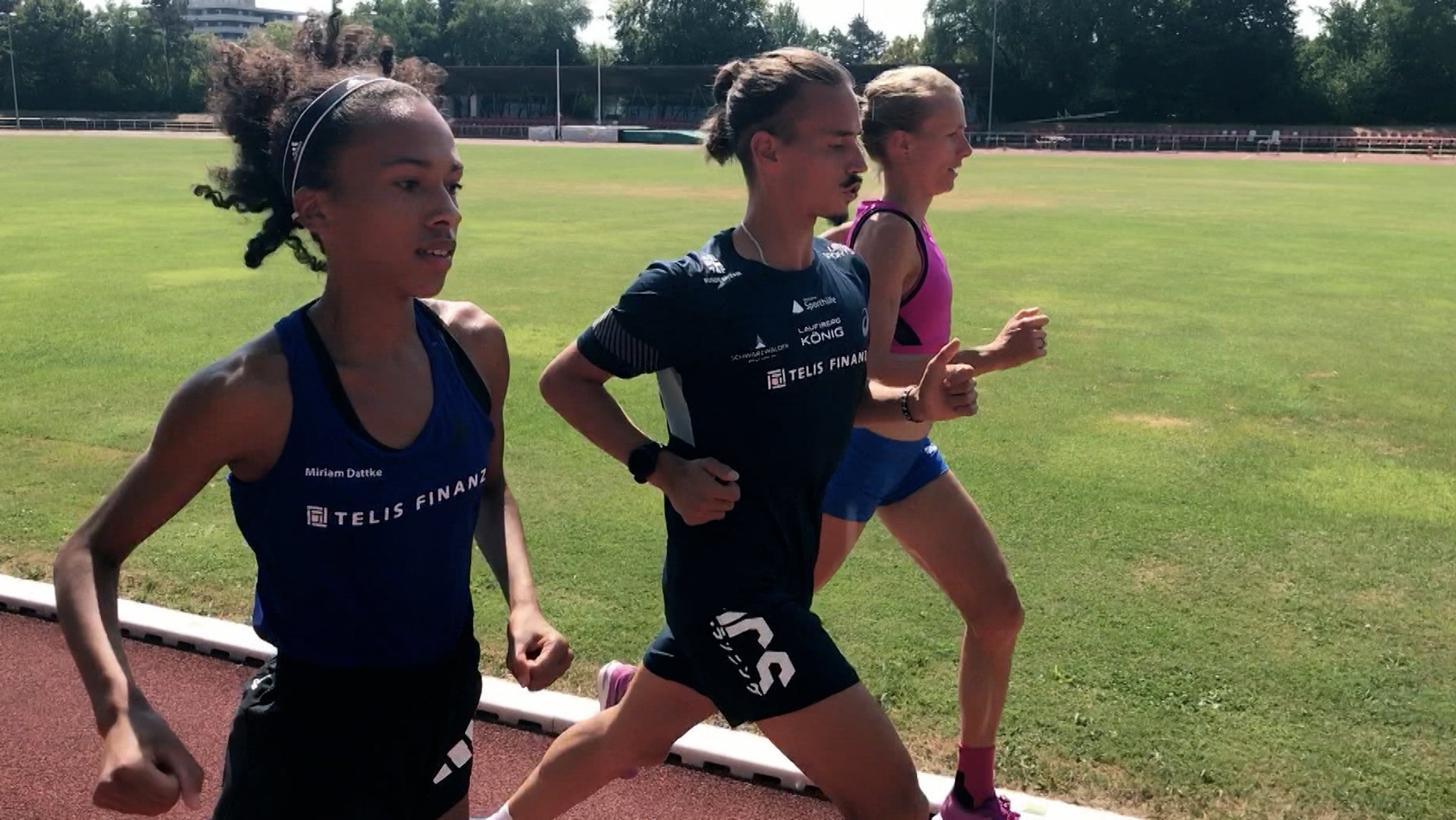 Miriam Dattke, Simon Boch und Domenika Mayer beim Training in Regensburg.