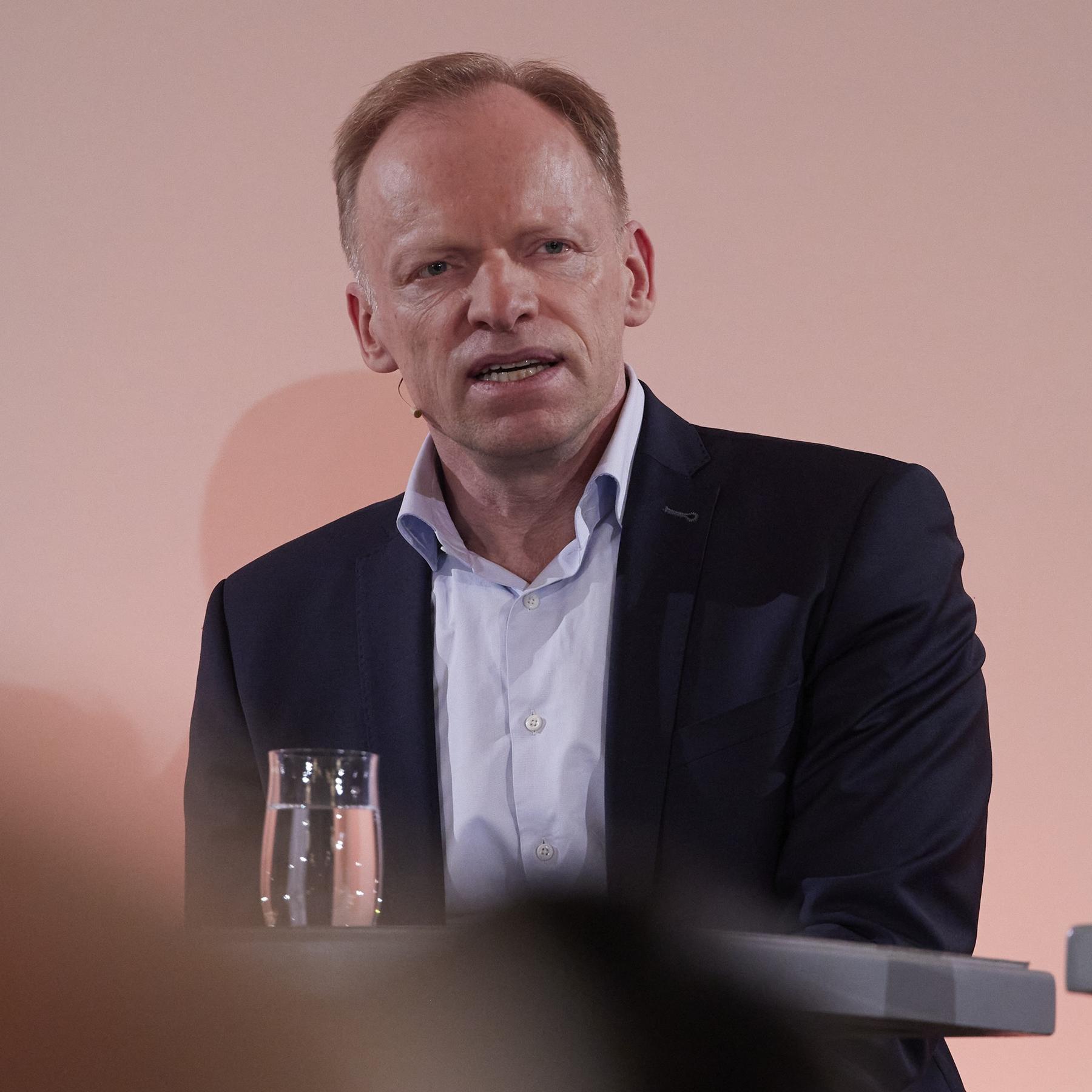 Ifo-Chef Fuest spricht von wirtschaftlichem Niedergang Ifo-Chef Fuest spricht von wirtschaftlichem Niedergang