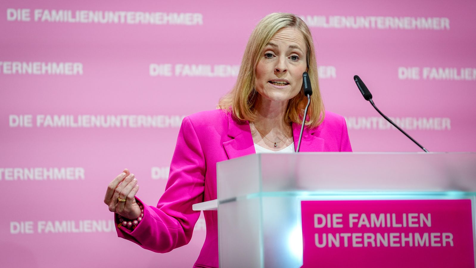 Reden oder abgrenzen? Die bayerische Wirtschaft und die AfD