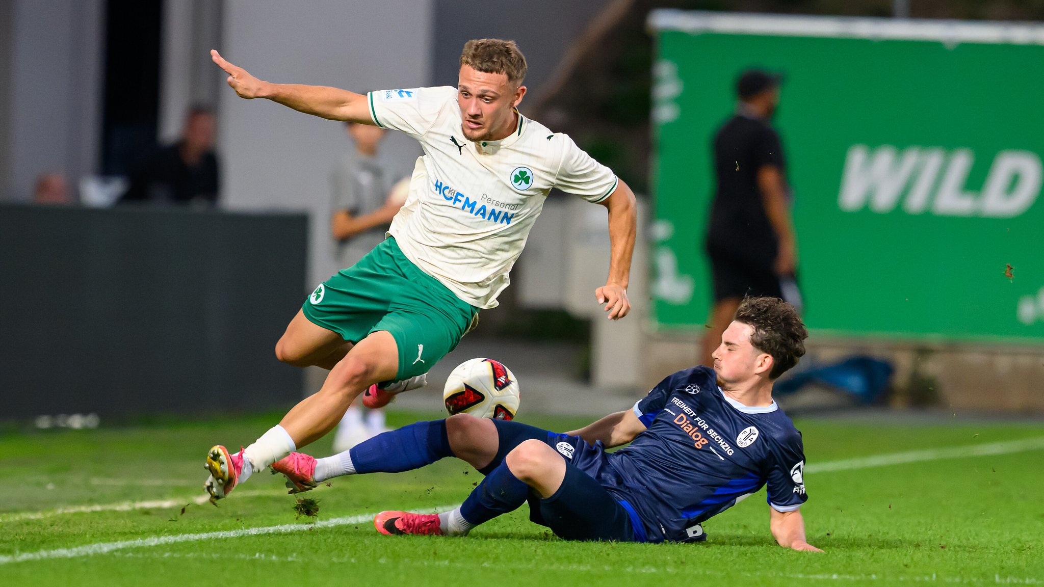 Die SpVgg Greuther Fürth II hat gegen 1860 München gepunktet | Bild: picture-alliance/dpa Die SpVgg Greuther Fürth II hat gegen 1860 München gepunktet