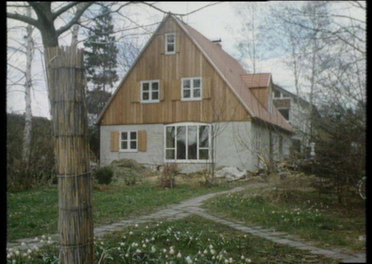 Die Grosse Kunst Ein Kleines Haus Zu Bauen Preisgekrontes Einfamilienhaus In Einem Frankischen Dorf 1986
