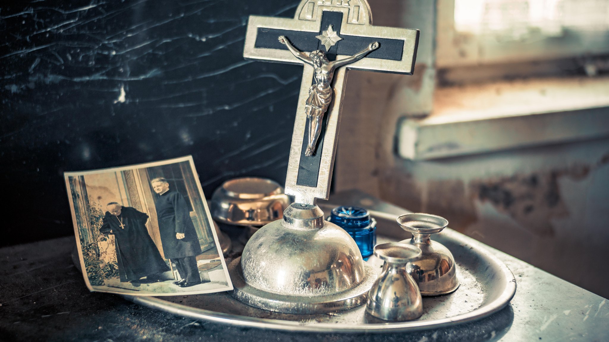 Symbolbild: Alte Dachbodenfunde – gerade bei früheren Missionaren finden sich oft Stücke aus der Kolonialzeit.