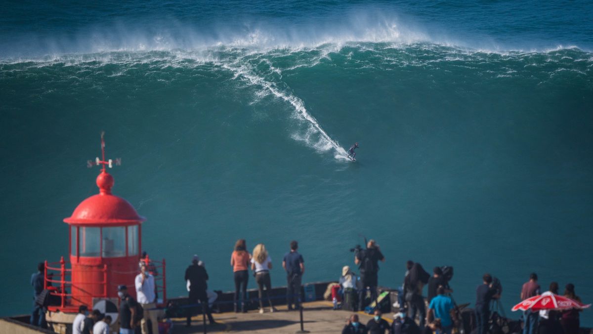 Surfer Sebastian Steudtner Und Die Riesenwellen Br24 