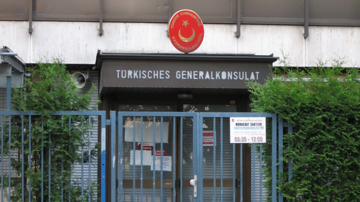 Archivbild: Das Gebäude des türkischen Generalkonsulats in München.