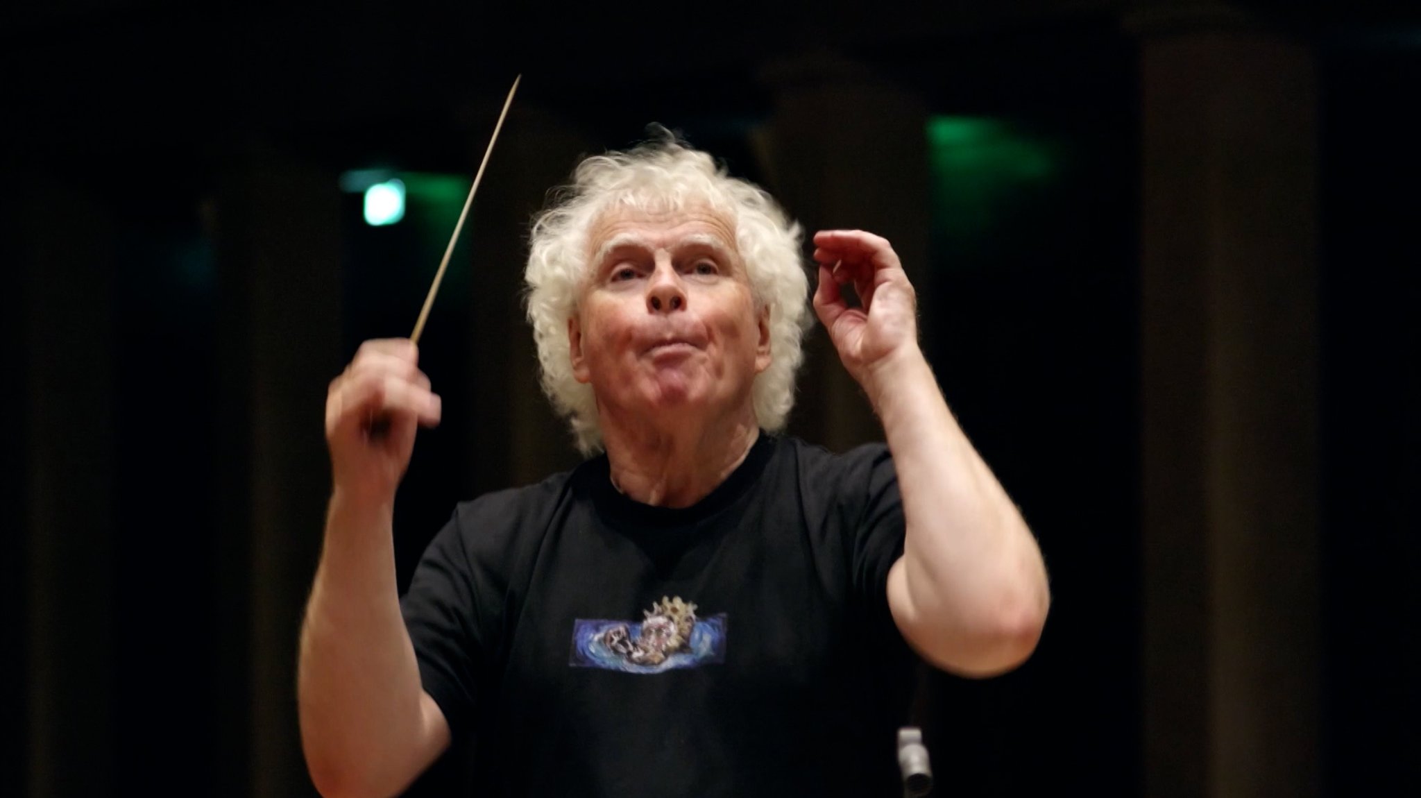 BR-Symphonieorchester: Sir Simon Rattle verlängert bis 2033