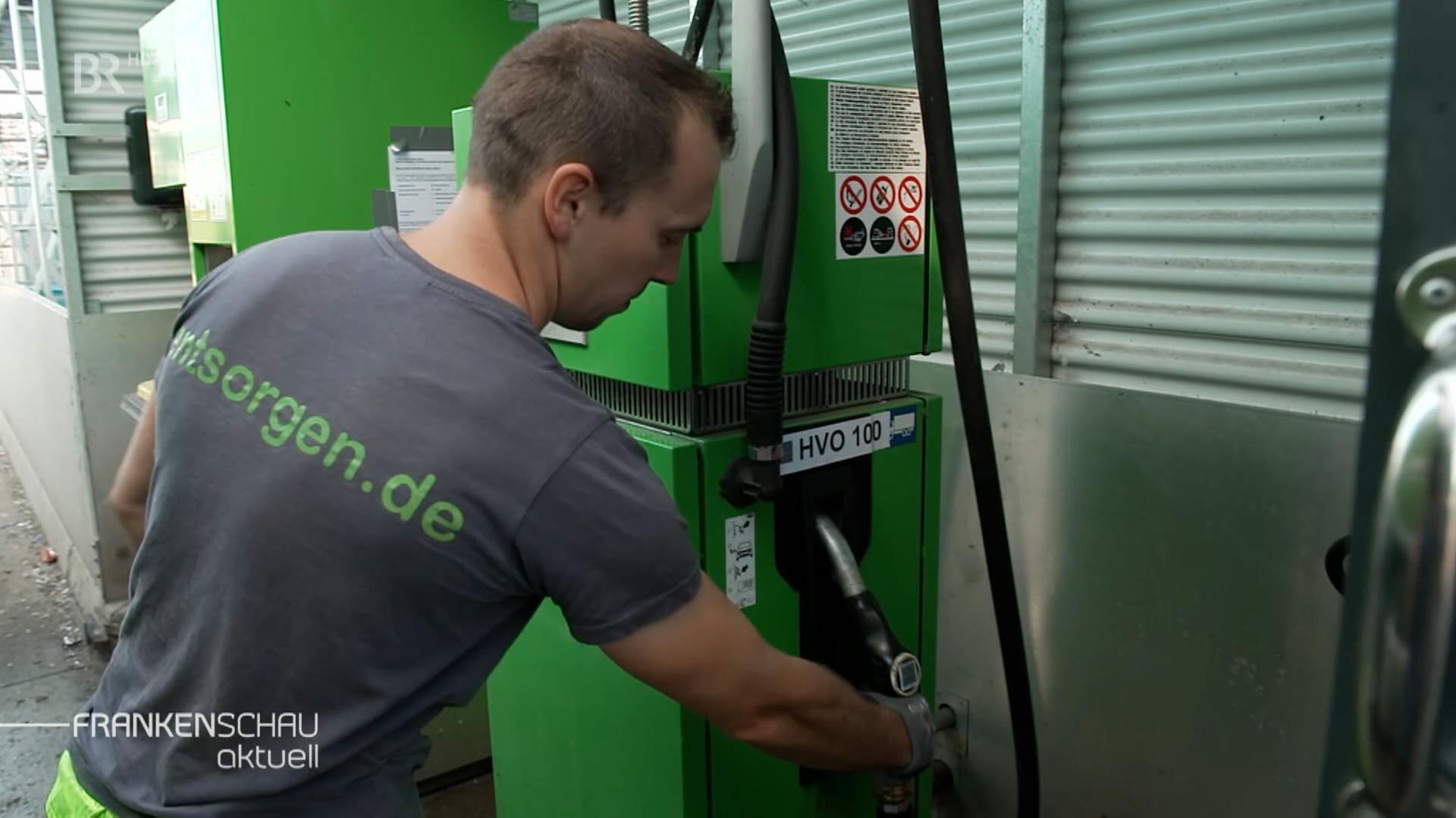 Kraftstoff HVO100 an der Tankstelle.