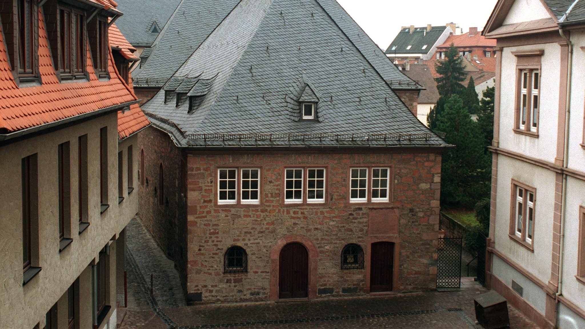 Die nach dem Zweiten Weltkrieg restaurierte Synagoge in Worms ist das älteste jüdische Gotteshaus in Deutschland.