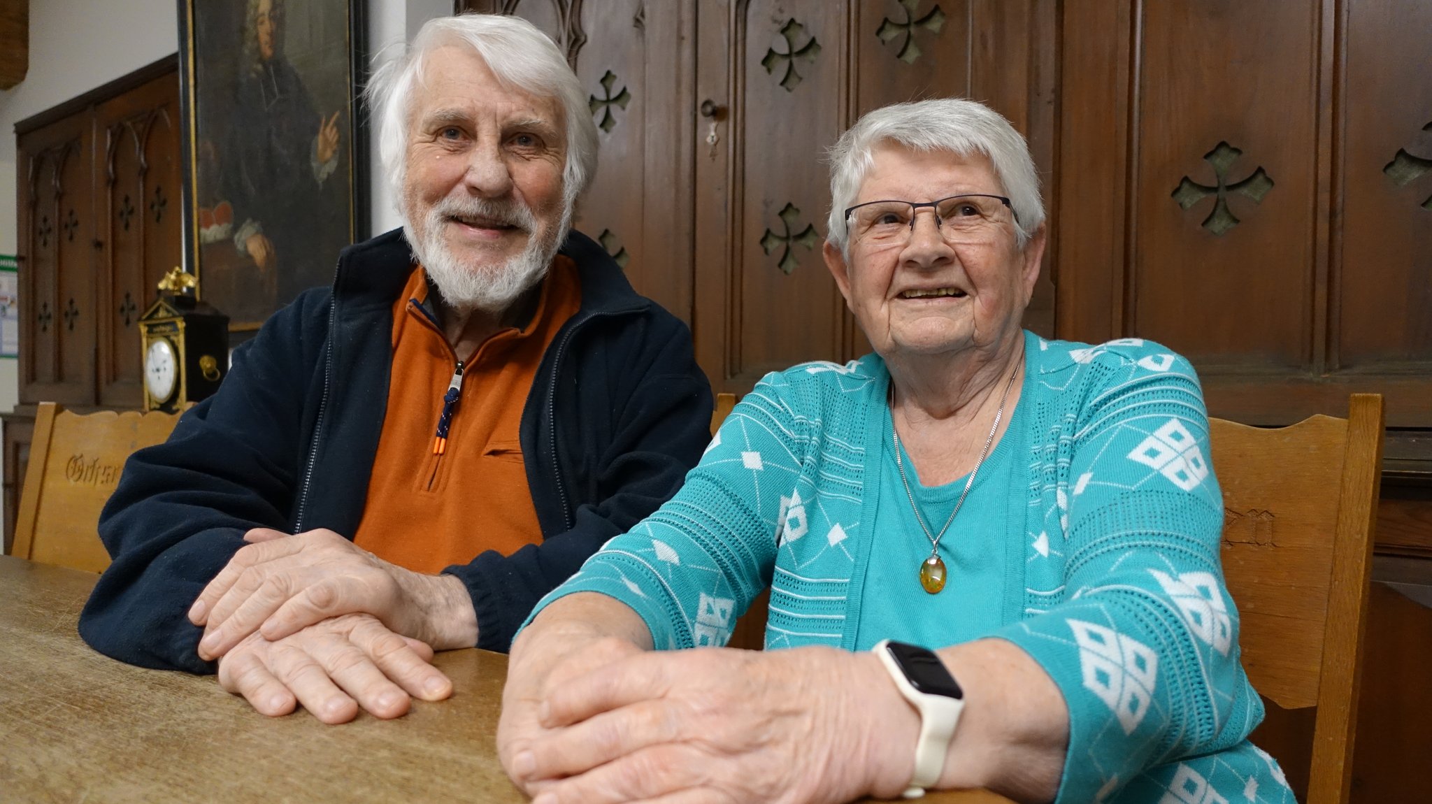 Der ehemalige Stadtarchivar Peter Wesselowsky und die Zeitzeugin Christine Reinhart aus Ochsenfurt.