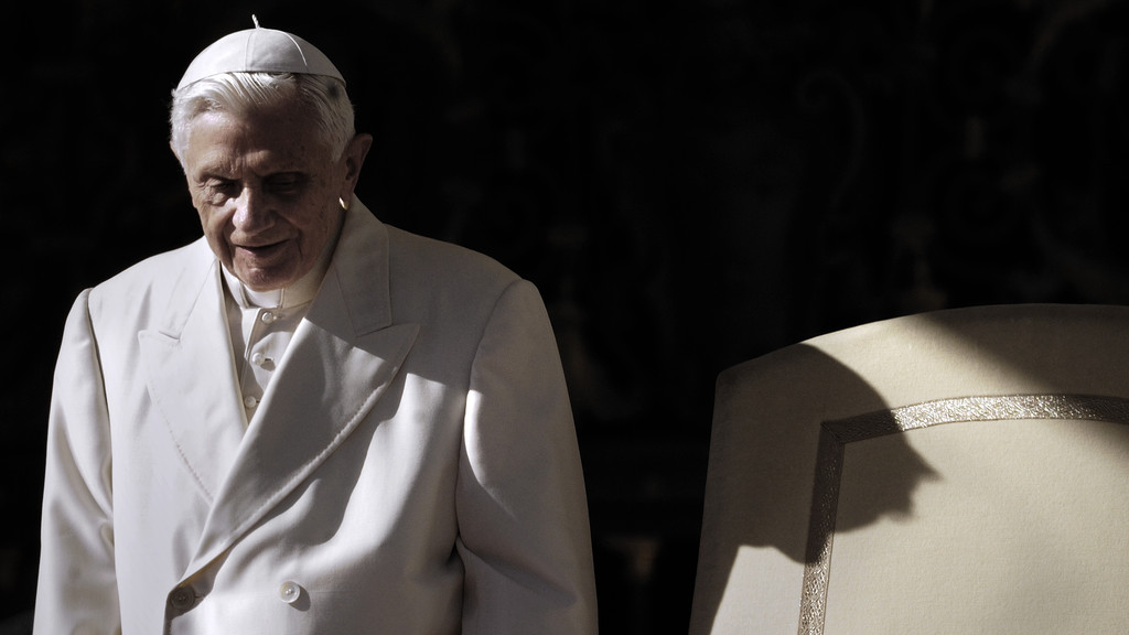 Papst Benedikt XVI. bei einer Generalaudienz 2012.