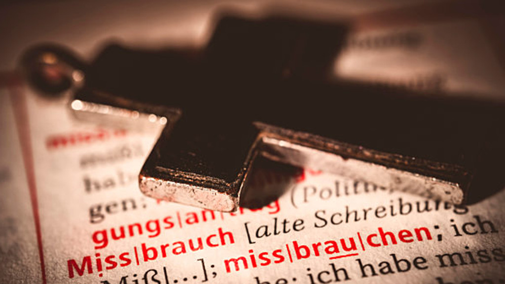 Sexueller Missbrauch in der katholischen Kirche: Betroffene fordern Aufarbeitung durch den Staat