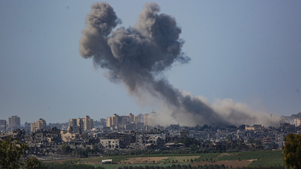 Archiv (21.10.2023): Israelischer Luftangriff auf den Gazatreifen