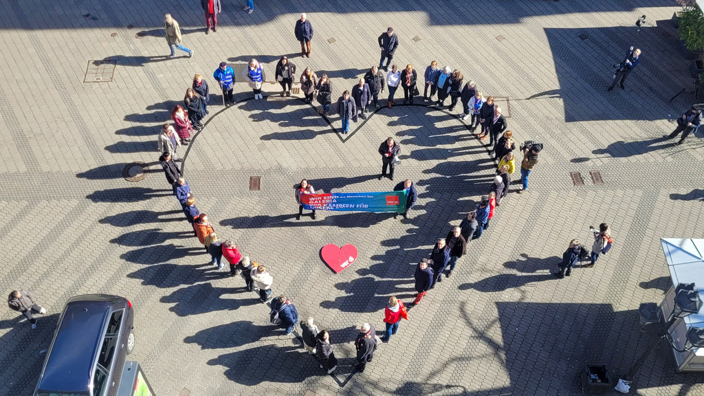 Herzförmiger Protest in der Nürnberger Innenstadt