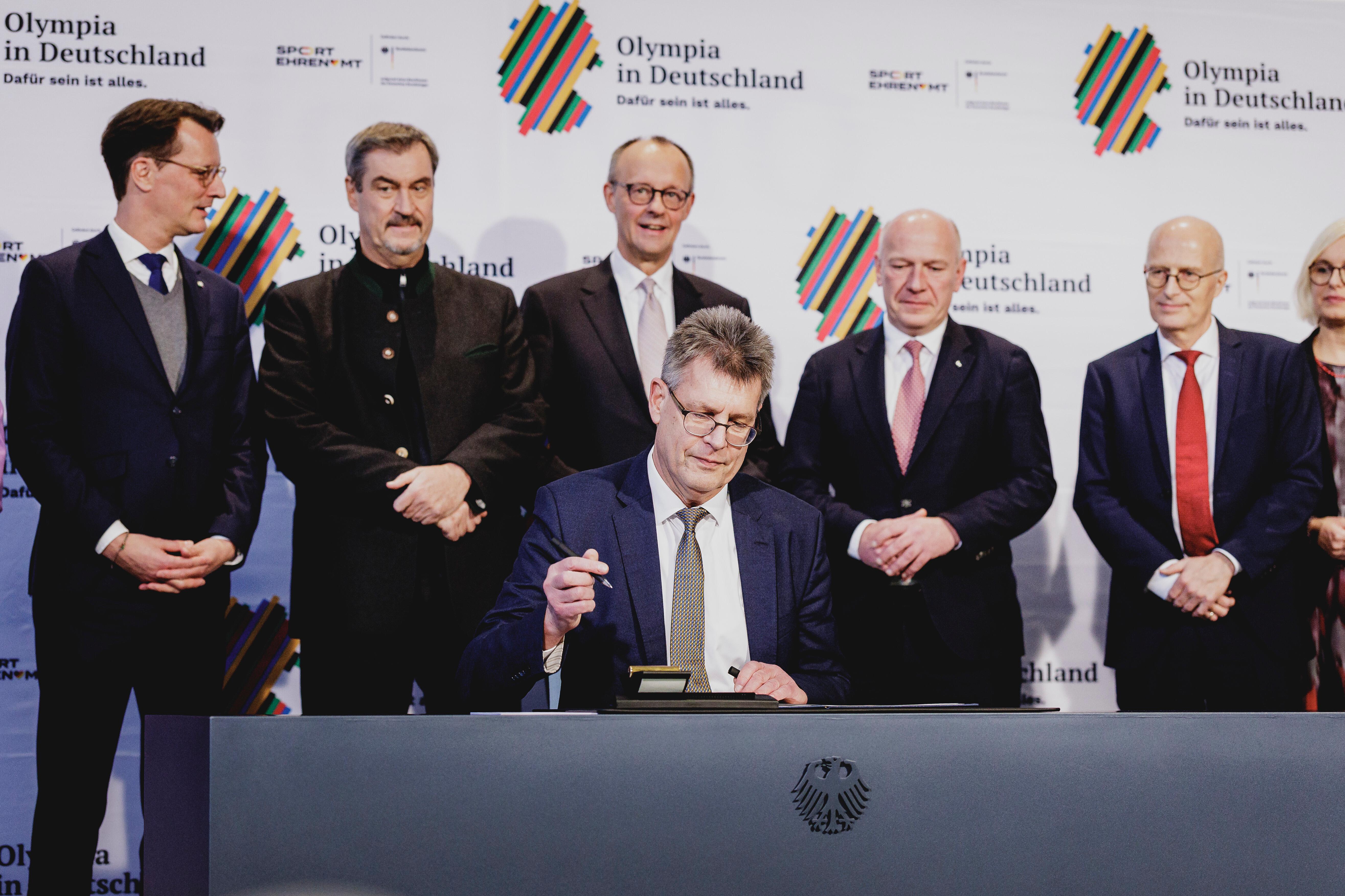 Hendrik Wüst, Markus Söder,  Friedrich Merz, Thomas Weikert, Kai Wegner und Peter Tschentscher