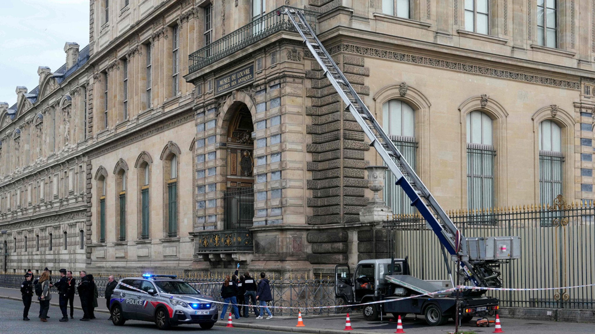 Diebe im Pariser Louvre: Museum bleibt heute geschlossen