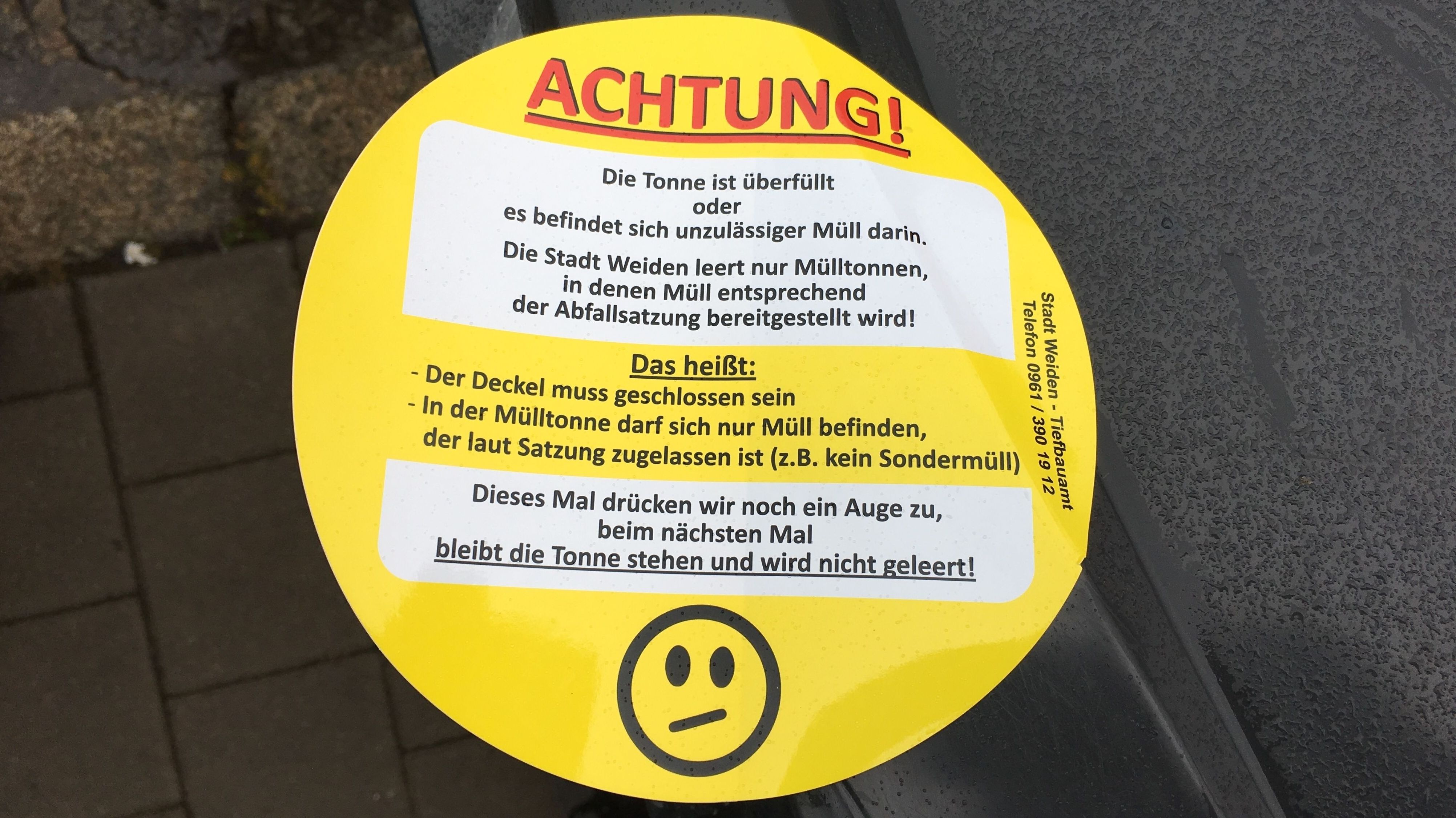 Weiden Kampft Mit Smileys Gegen Uberfullte Mulltonnen Br24