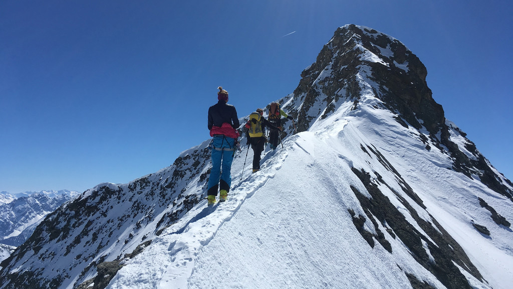 Mit Gurt und Seil unterwegs: Skihochtour in der Silvretta