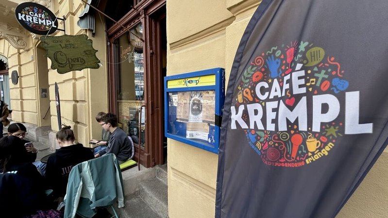 Das Café Krempl in Erlangen ist ein Veranstaltungsort für Kinder und Jugendliche | Bild: BR/Michael Reiner Das Café Krempl in Erlangen ist ein Veranstaltungsort für Kinder und Jugendliche