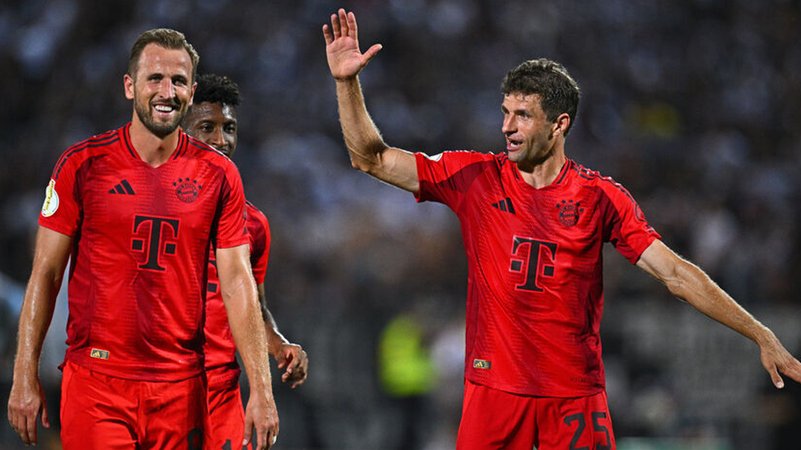 Thomas Müller (rechts) und Harry Kane (links) | Bild: dpa-Bildfunk/Tom Weller Thomas Müller (rechts) und Harry Kane (links)
