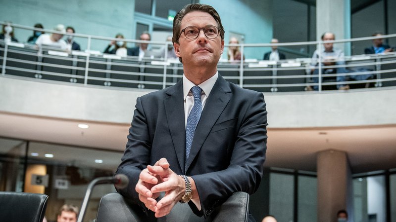 ARCHIV - 01.10.2020, Berlin: Andreas Scheuer (CSU), damals Bundesminister für Verkehr und digitale Infrastruktur, kommt als Zeuge zum Maut-Untersuchungsausschuss des Bundestags. Die Opposition warf damals Scheuer schwere Fehler bei der gescheiterten Pkw-Maut vor. Die Berliner Staatsanwaltschaft hat Anklage gegen den ehemaligen Bundesverkehrsminister Andreas Scheuer wegen des Vorwurfs einer falschen uneidlichen Aussage vor dem Maut-Untersuchungsausschuss des Bundestags erhoben. Foto: Michael Kappeler/dpa +++ dpa-Bildfunk +++ | Bild: dpa-Bildfunk/Michael Kappeler ARCHIV - 01.10.2020, Berlin: Andreas Scheuer (CSU), damals Bundesminister für Verkehr und digitale Infrastruktur, kommt als Zeuge zum Maut-Untersuchungsausschuss des Bundestags. Die Opposition warf damals Scheuer schwere Fehler bei der gescheiterten Pkw-Maut vor. Die Berliner Staatsanwaltschaft hat Anklage gegen den ehemaligen Bundesverkehrsminister Andreas Scheuer wegen des Vorwurfs einer falschen uneidlichen Aussage vor dem Maut-Untersuchungsausschuss des Bundestags erhoben. Foto: Michael Kappeler/dpa +++ dpa-Bildfunk +++