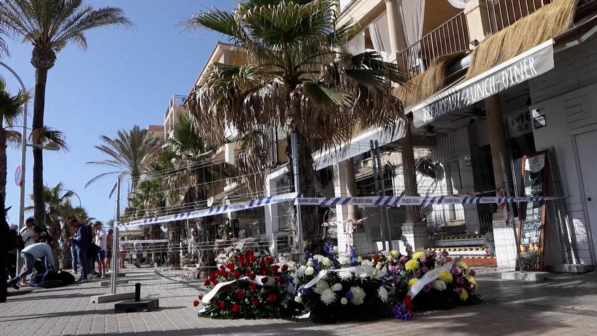 Nach dem Einsturz eines Restaurants an der Playa de Palma dauert die Suche nach der Ursache an. Geprüft werden auch alle Genehmigungen für bauliche Veränderungen und sämtliche Betriebslizenzen.