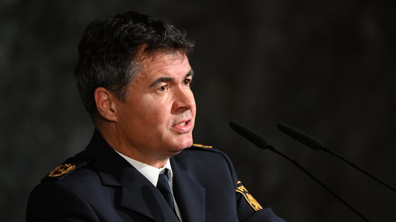 Archivbild: Präsident des Polizeipräsidiums Oberbayern Süd, Manfred Hauser | Bild: picture alliance/dpa/Angelika Warmuth Archivbild: Präsident des Polizeipräsidiums Oberbayern Süd, Manfred Hauser