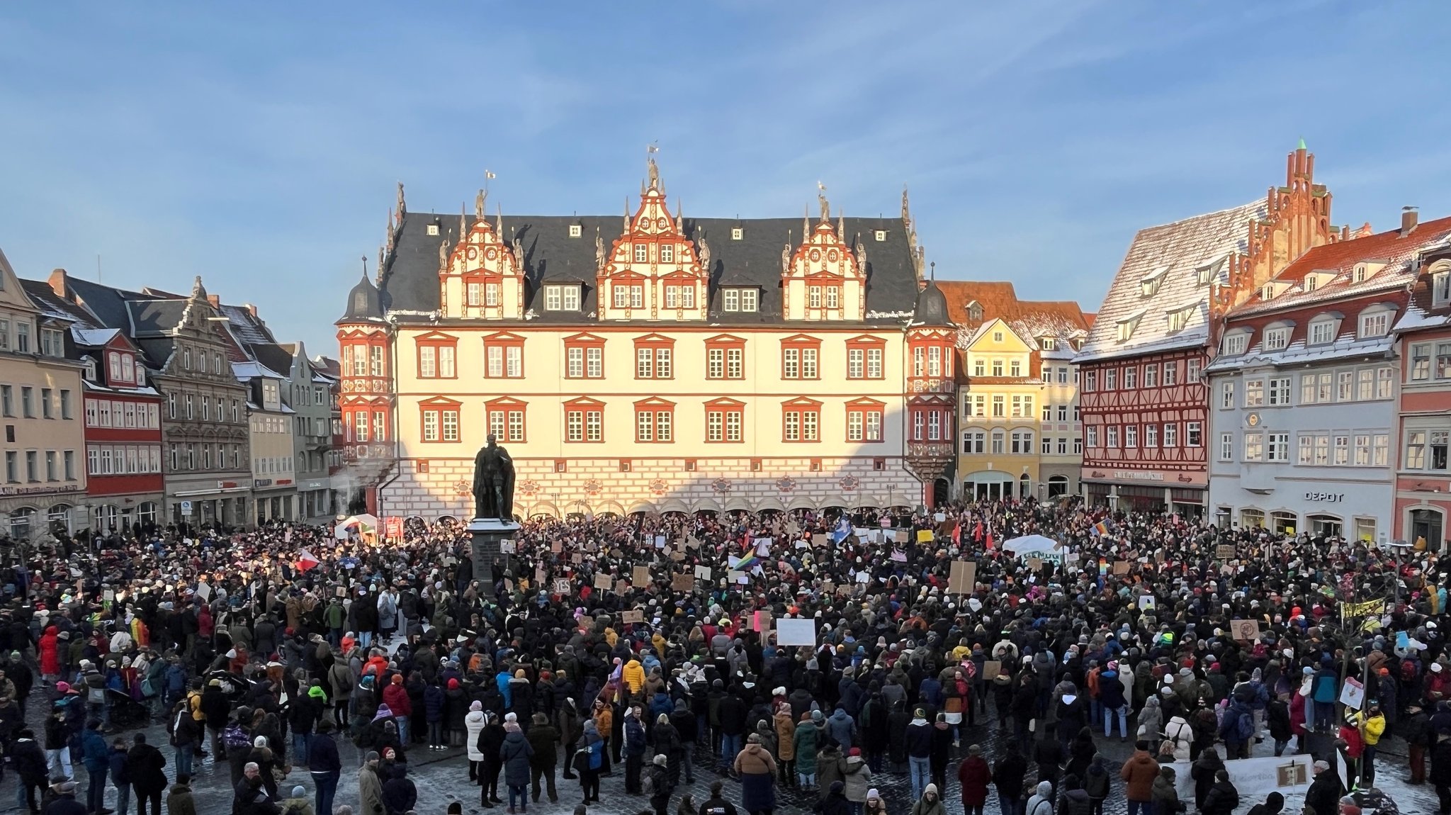 In Coburg sind Tausende dem Aufruf von "Wir sind bunt: Coburg Stadt und Land" gefolgt.  