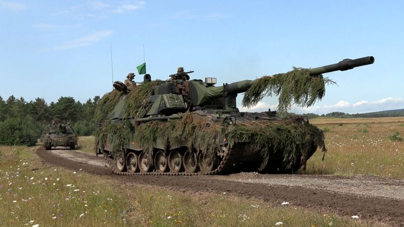 (Symbolbild) Die Panzerhaubitze 2000 auf dem Truppenübungsplatz Grafenwöhr. | Bild: Bayerischer Rundfunk/ Margit Ringer (Symbolbild) Die Panzerhaubitze 2000 auf dem Truppenübungsplatz Grafenwöhr.