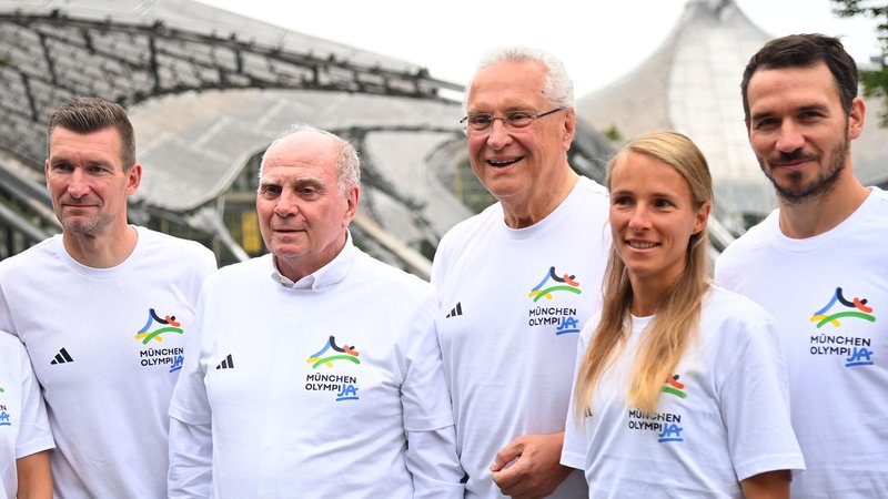u.a. Uli Hoeneß, ,Joachim Herrmann und Felix Neureuther | Bild: picture alliance / SvenSimon | Frank Hoermann/SVEN SIMON u.a. Uli Hoeneß, ,Joachim Herrmann und Felix Neureuther