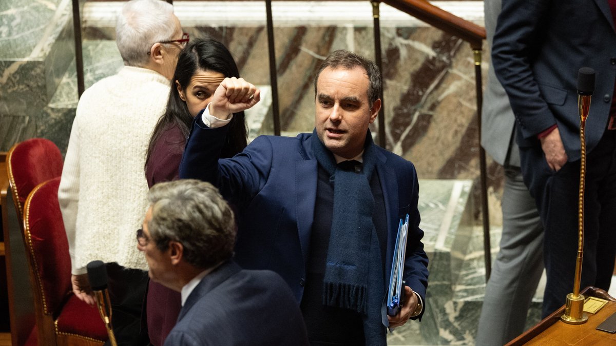 Die Regierung von Premierminister Sébastien Lecornu hat den Budgetentwurf für 2026 durchgesetzt.