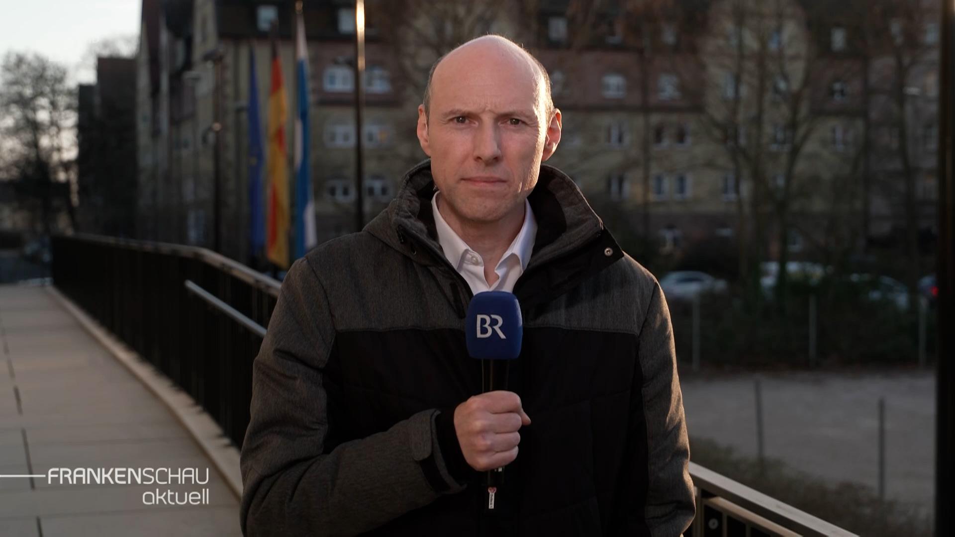 BR-Reporter live vom Landgericht Nürnberg-Fürth