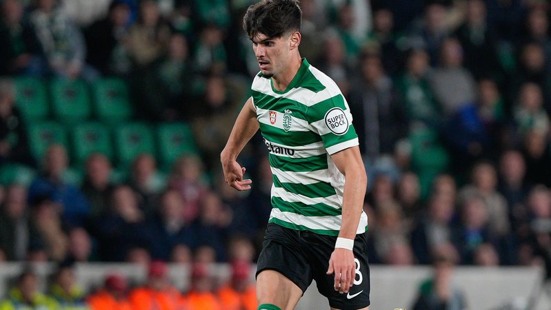 Rodrigo Ribeiro im Trikot von Sporting Lissabon | Bild: picture alliance / ZUMAPRESS.com | Bruno de Carvalho Rodrigo Ribeiro im Trikot von Sporting Lissabon