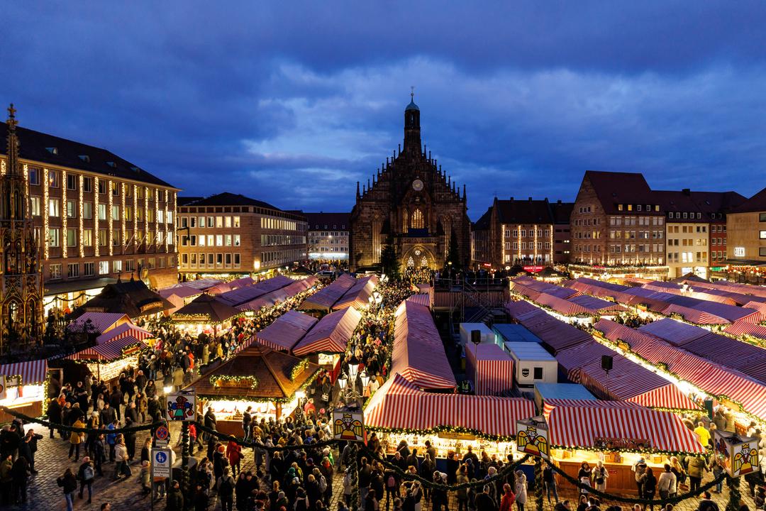 Der Nürnberger Christkindlesmarkt (hier 2024) zählt zu den bekanntesten Weihnachtsmärkten. 