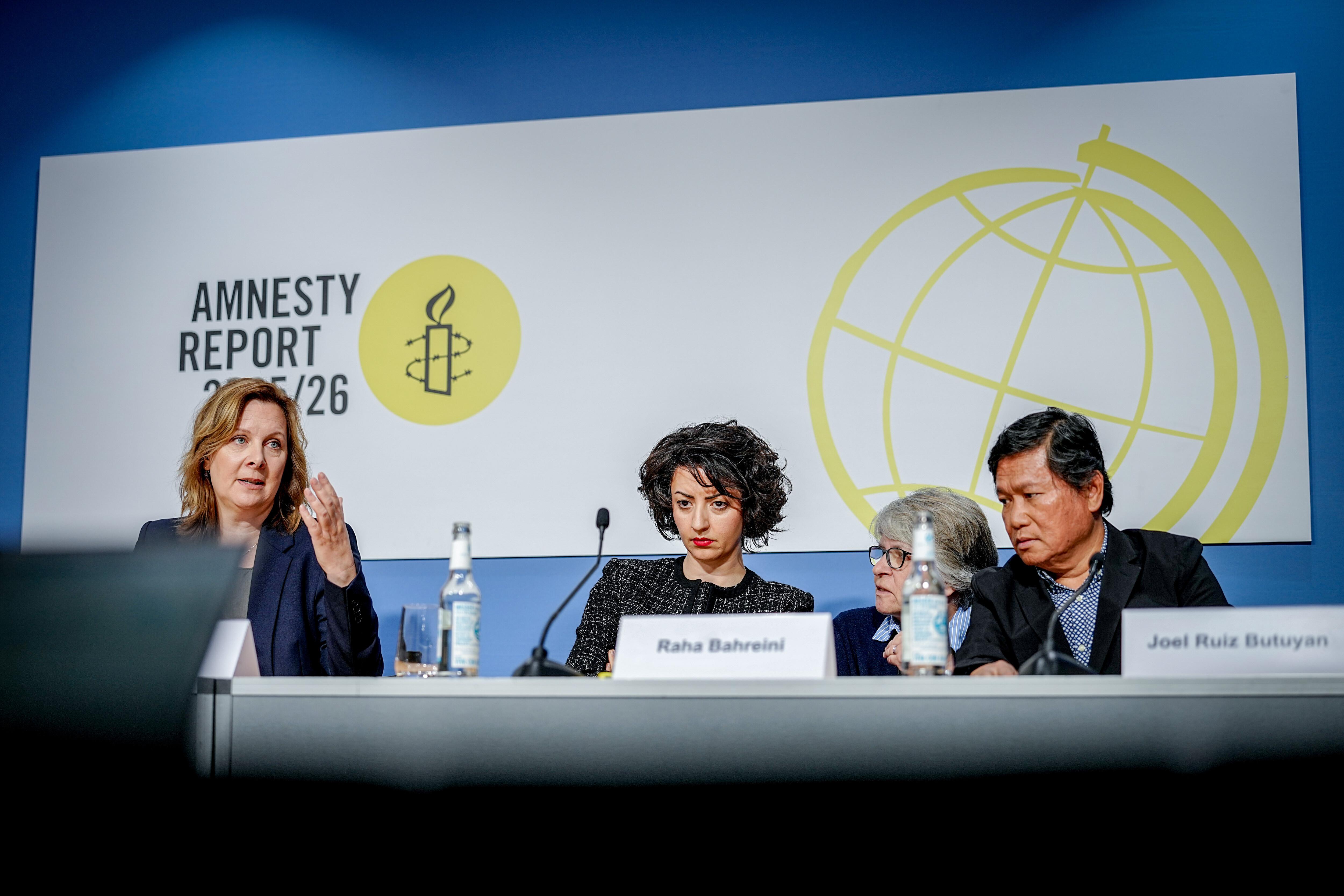 Julia Duchrow, Generalsekretärin der deutschen Sektion von Amnesty International, stellt den Jahresbericht 2025/2026 vor.