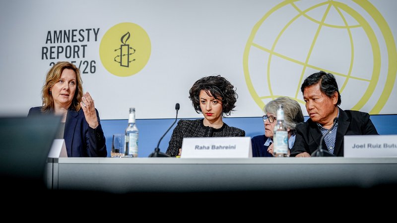 Julia Duchrow, Generalsekretärin der deutschen Sektion von Amnesty International, stellt den Jahresbericht 2025/2026 vor. | Bild: picture alliance/dpa | Kay Nietfeld Julia Duchrow, Generalsekretärin der deutschen Sektion von Amnesty International, stellt den Jahresbericht 2025/2026 vor.