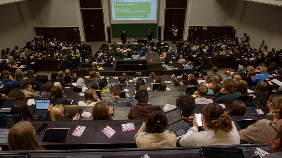 Archivbild: Gute Nachrichten für Studierende in Deutschland: Die Bundesregierung einigt sich auf eine Bafög-Reform
