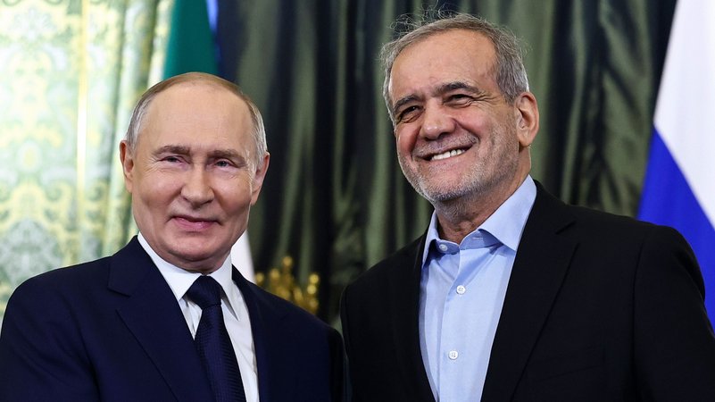 Bei einer Begegnung im Kreml in Moskau | Bild: Evgenia Novozhenina/AP/Picture Alliance Bei einer Begegnung im Kreml in Moskau