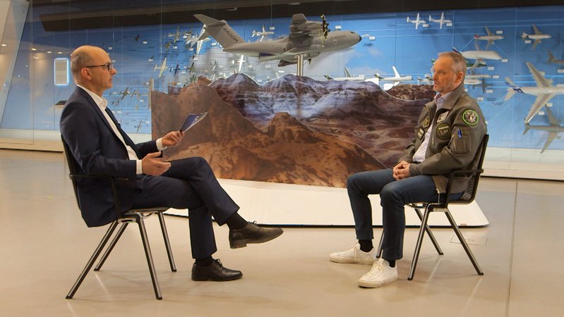 BR-Chefredakteur Christian Nitsche und Airbus-Chef Michael Schöllhorn | Bild: BR BR-Chefredakteur Christian Nitsche und Airbus-Chef Michael Schöllhorn