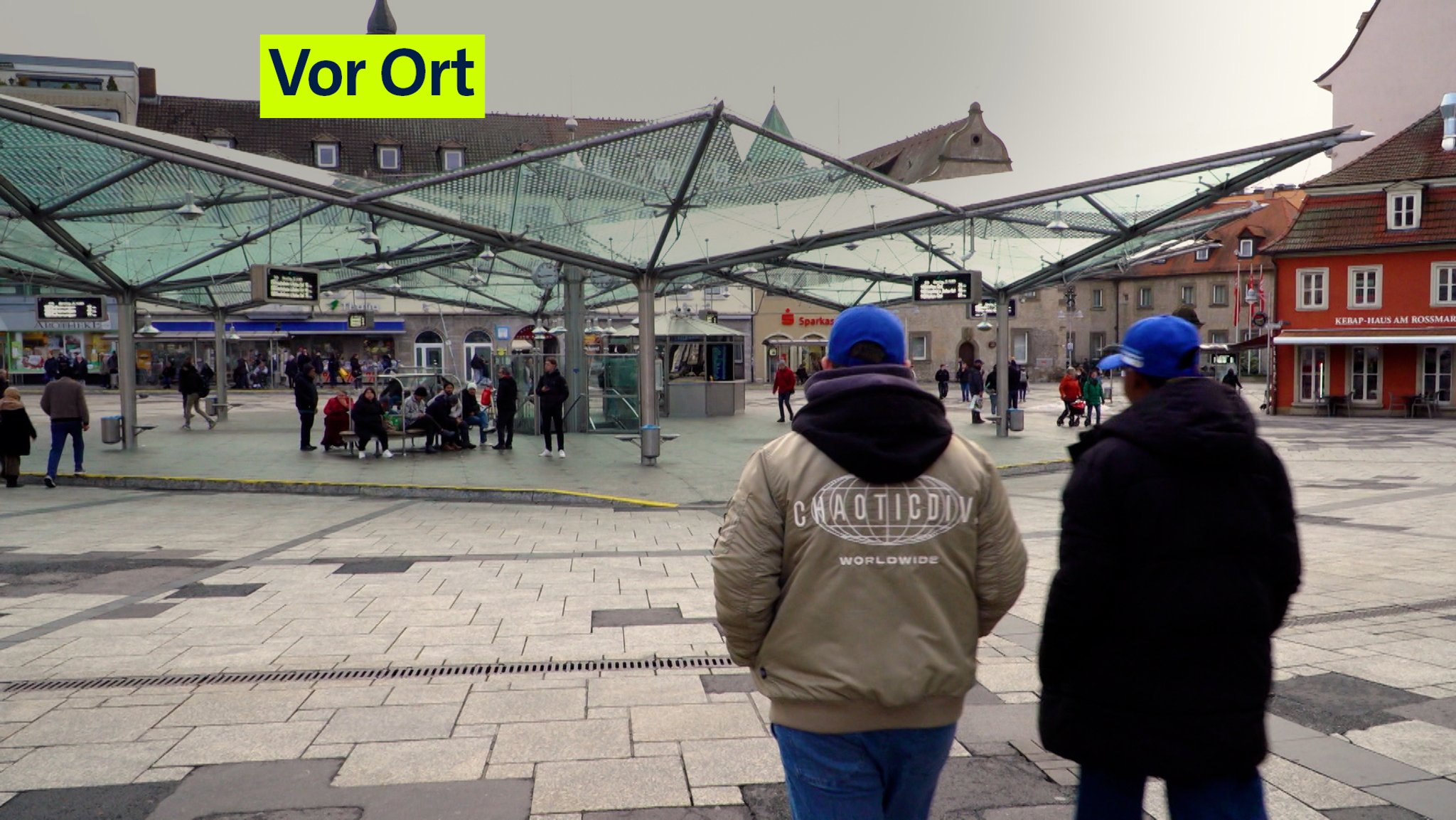 Ein Team der Stadthelfer in Schweinfurt am Roßmarkt