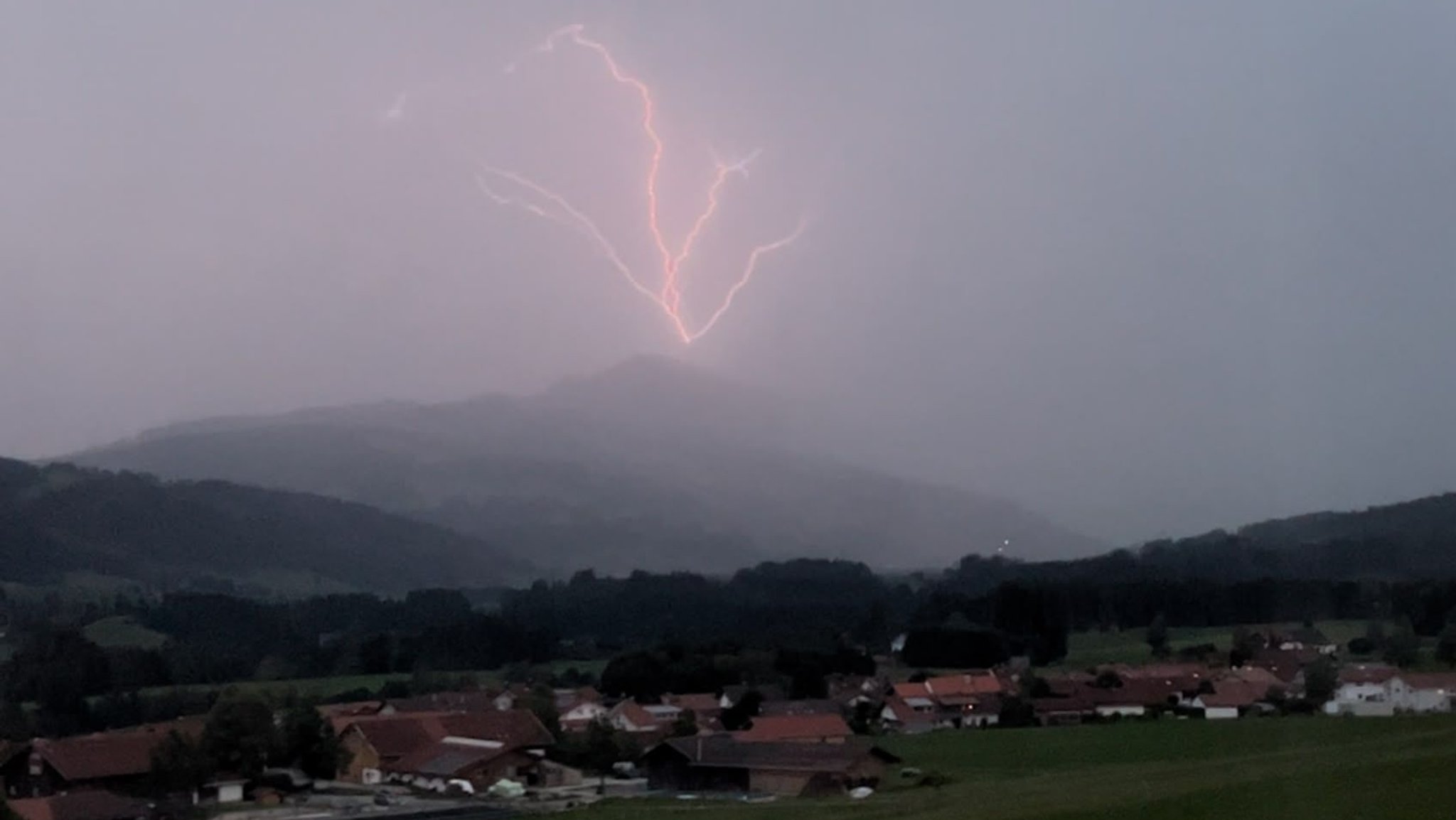 Gewitter und Unwetter rollen auf Bayern zu