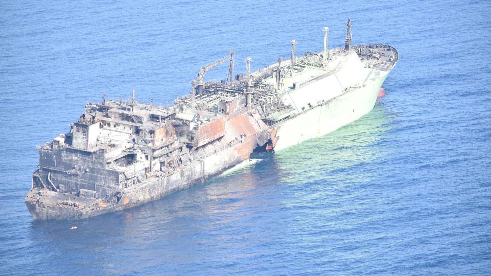 Die schwer beschäftigte "Arctic Metagaz" treibt im Mittelmeer.