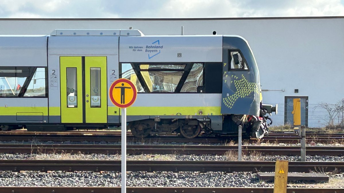 Zug-Kollision in Bayreuth: Gutachter sollen Unfallursache klären